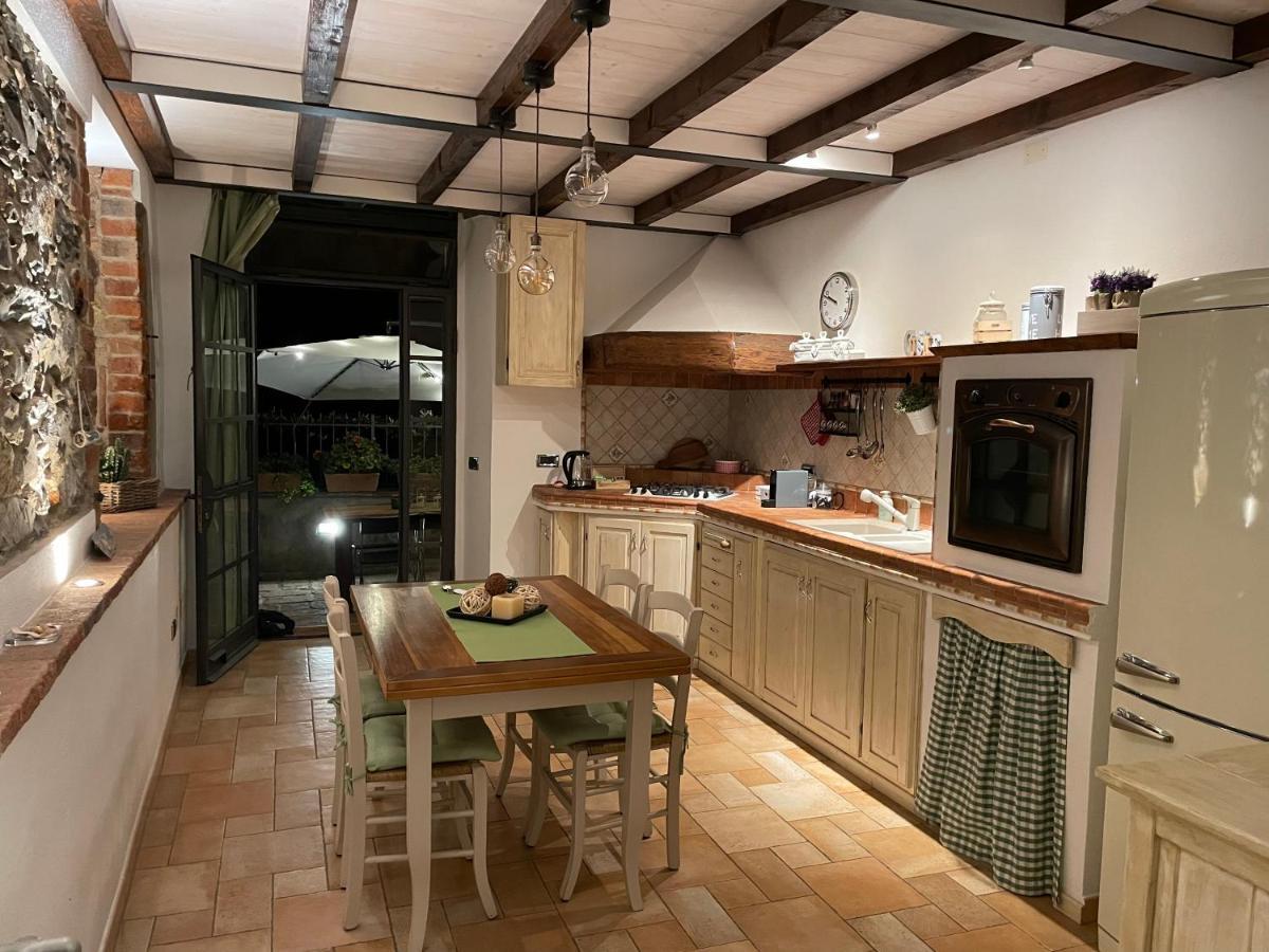 Il Granaio Apartment Кастането Кардучи Екстериор снимка